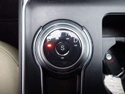 Used 2022 Ford Edge SE w/ Black Appearance Package image 24