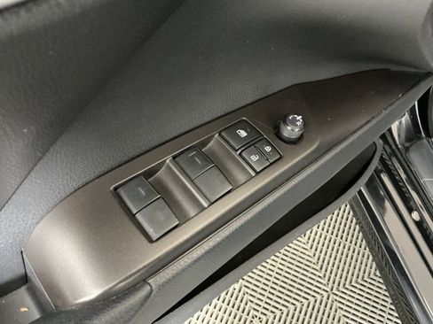 Used 2022 Toyota Camry SE image 20