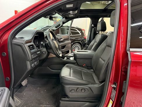 Used 2024 Chevrolet Suburban High Country image 11