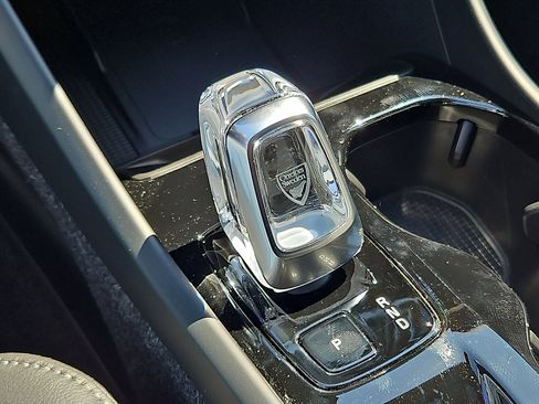 New 2026 Volvo XC40 B5 Plus w/ Climate Package AWD/4WD image 13