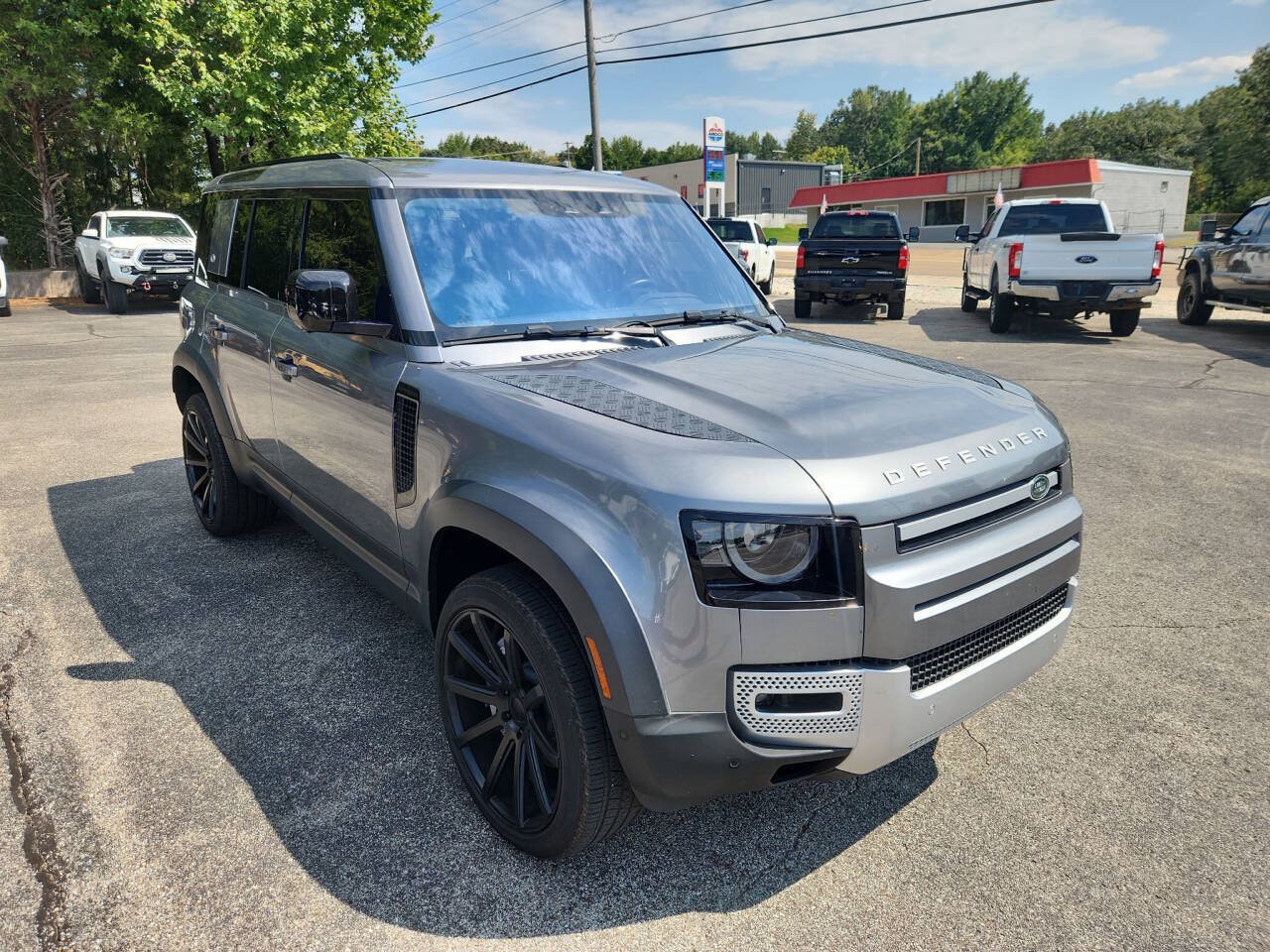 Used 2021 Land Rover Defender 110 SE AWD/4WD image 4
