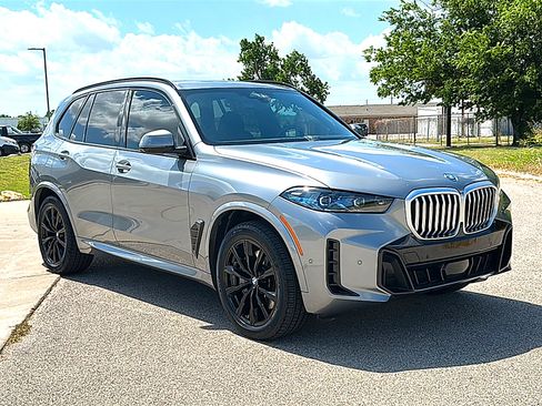 Used 2025 BMW X5 xDrive50e w/ M Sport Package AWD/4WD image 10