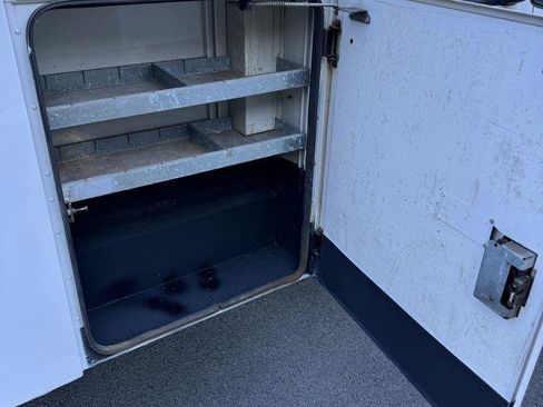 Used 2010 Ford E-350 and Econoline 350 Super Duty RWD image 26