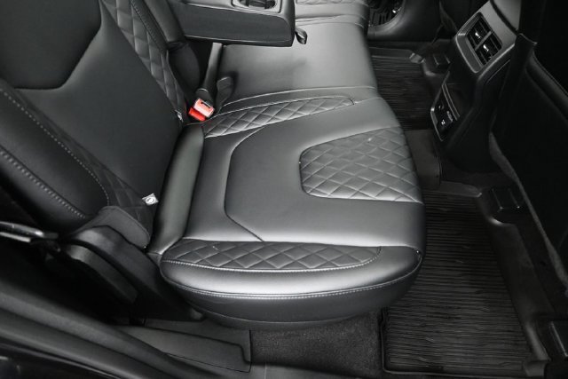Certified 2024 Ford Edge Titanium AWD/4WD image 26