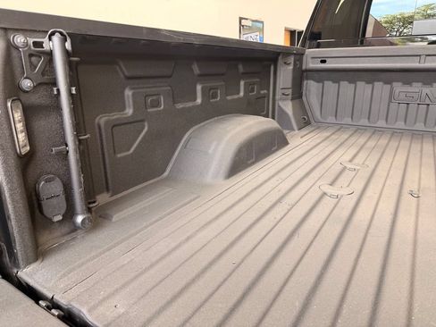 Used 2025 GMC Sierra 2500 AT4 w/ AT4 Premium Plus Package AWD/4WD image 11
