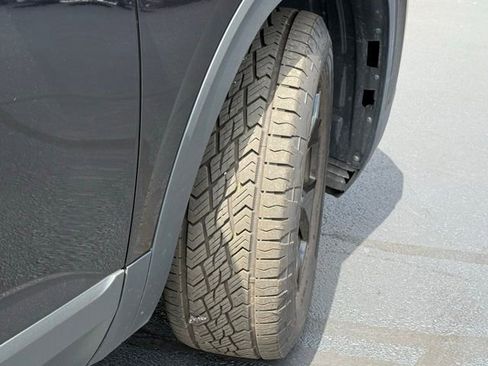 Used 2025 Volkswagen Atlas Peak Edition SE image 11