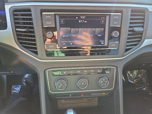 Used 2023 Volkswagen Atlas SE image 12