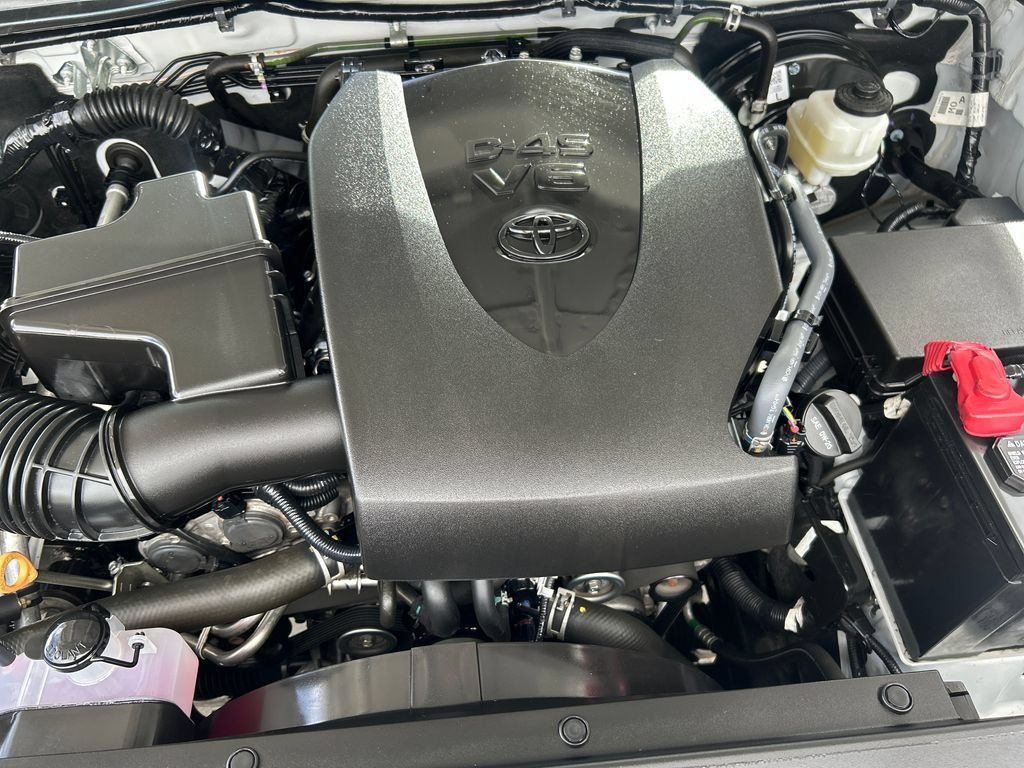 Certified 2023 Toyota Tacoma SR5 AWD/4WD image 23