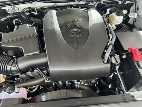 Certified 2023 Toyota Tacoma SR5 AWD/4WD image 23