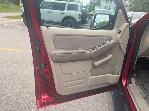 Used 2007 Ford Explorer XLT AWD/4WD image 15