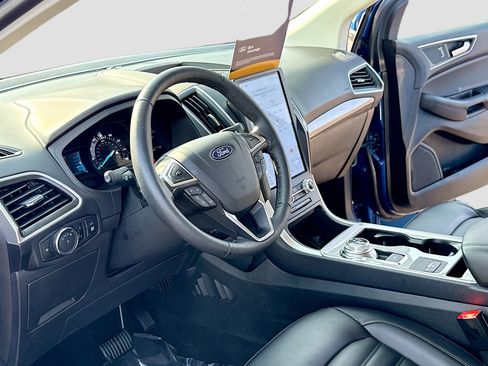 Certified 2024 Ford Edge SEL w/ Convenience Package AWD/4WD image 4
