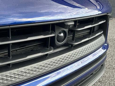 Certified 2026 Porsche Macan AWD/4WD image 21