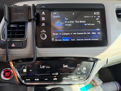 Certified 2019 Honda HR-V Touring image 9