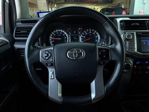 Used 2015 Toyota 4Runner Limited AWD/4WD image 34