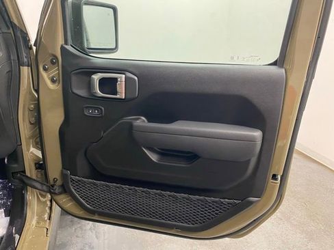 New 2026 Jeep Gladiator Sport image 25