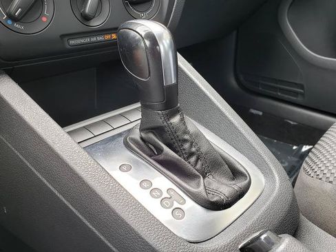 Used 2012 Volkswagen Jetta S FWD image 25