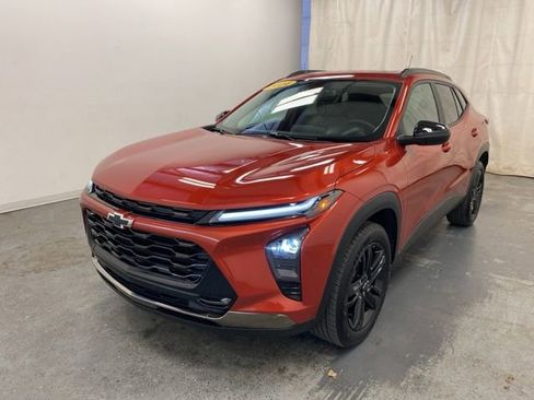 Certified 2024 Chevrolet Trax ACTIV w/ Sunroof Package image 3