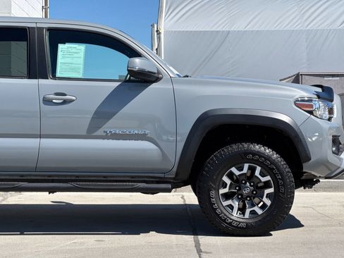 Used 2018 Toyota Tacoma TRD Off-Road w/ Technology Package image 34