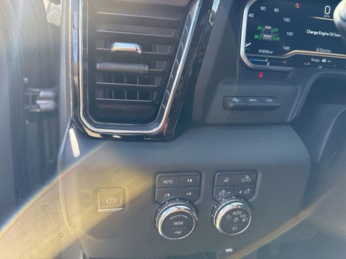 Used 2023 GMC Sierra 1500 Denali Ultimate image 11