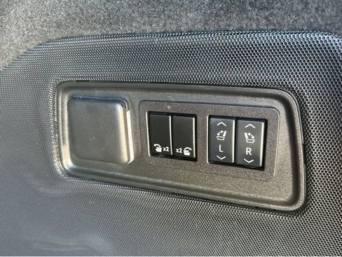 Certified 2024 Cadillac Escalade Sport Platinum w/ LPO, ONYX Package AWD/4WD image 32