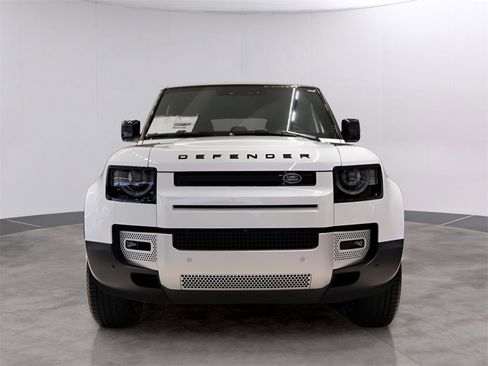 New 2025 Land Rover Defender 110 S image 2