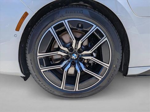 New 2026 BMW 750e xDrive image 10