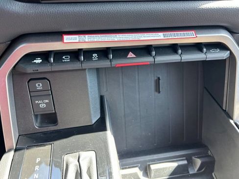 Certified 2025 Toyota Tundra Limited AWD/4WD image 21