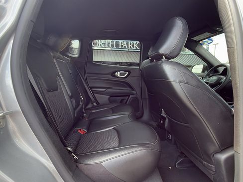 Used 2022 Jeep Compass Latitude FWD image 25