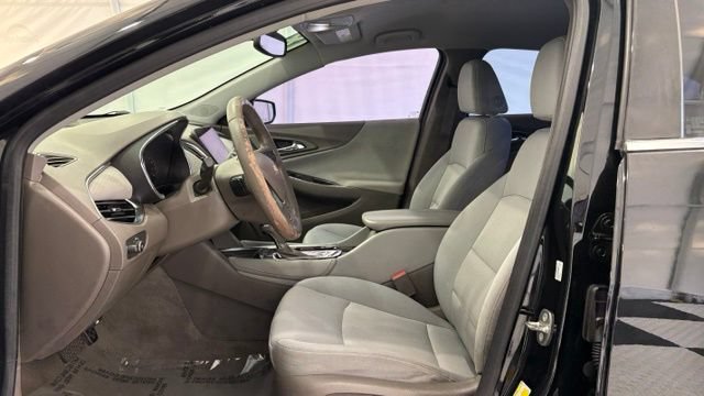 Used 2018 Chevrolet Malibu LT w/ Driver Confidence Package FWD image 11