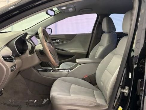 Used 2018 Chevrolet Malibu LT w/ Driver Confidence Package FWD image 11