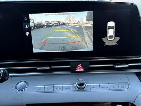 Used 2023 Hyundai Elantra Limited image 25