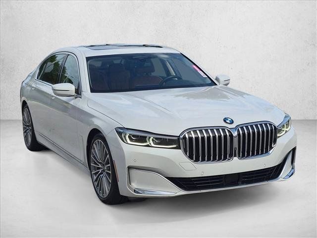 Used 2022 BMW 740i w/ Premium Package RWD image 3