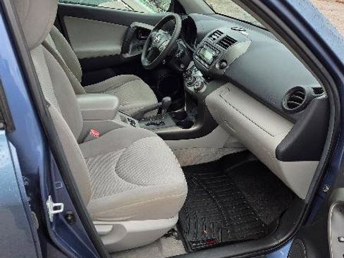 Used 2012 Toyota RAV4 FWD w/ Upgrade Value Pkg image 12