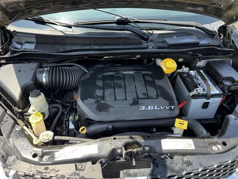 Used 2016 Dodge Grand Caravan SE w/ Quick Order Package 29E SE image 18