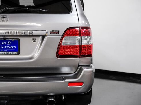 Used 2006 Toyota Land Cruiser image 48