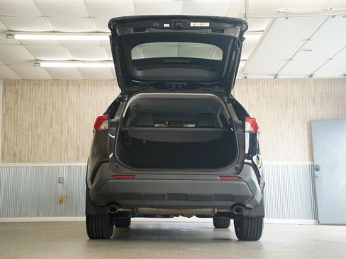 Used 2021 Toyota RAV4 XLE Premium AWD/4WD image 38