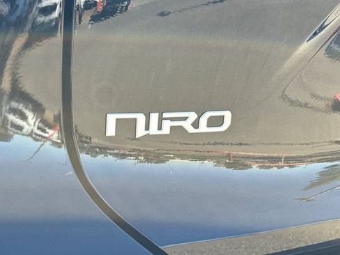 Certified 2024 Kia Niro Wind FWD image 37