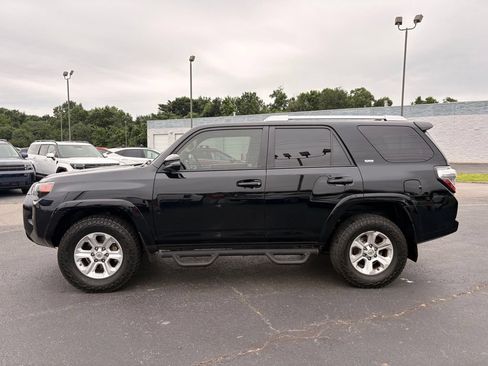 Used 2018 Toyota 4Runner SR5 Premium AWD/4WD image 4