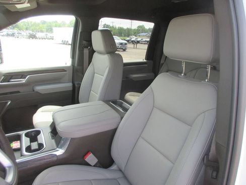 New 2026 GMC Sierra 2500 SLT w/ SLT Premium Package AWD/4WD image 12