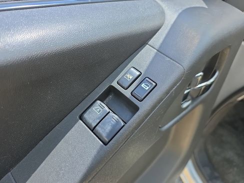 Used 2005 Nissan Frontier SE w/ (P01) Power Pkg RWD image 14