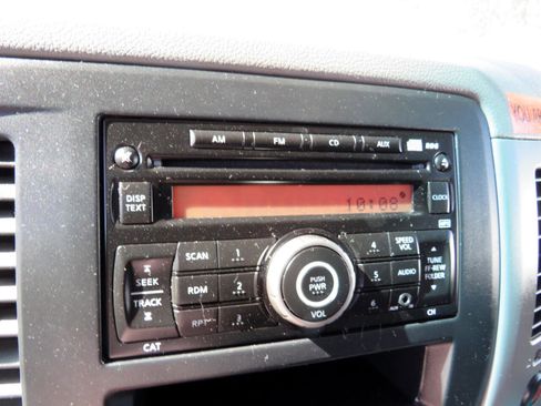 Used 2017 Nissan NV 3500 SV image 17