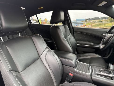 Used 2019 Dodge Charger SXT w/ Plus Group AWD/4WD image 28