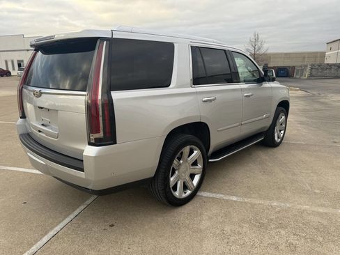 Used 2018 Cadillac Escalade Luxury image 5