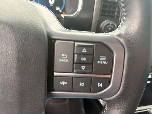 Used 2023 Ford F150 Lariat AWD/4WD image 33
