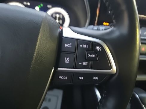 Used 2023 Toyota Highlander Platinum image 18