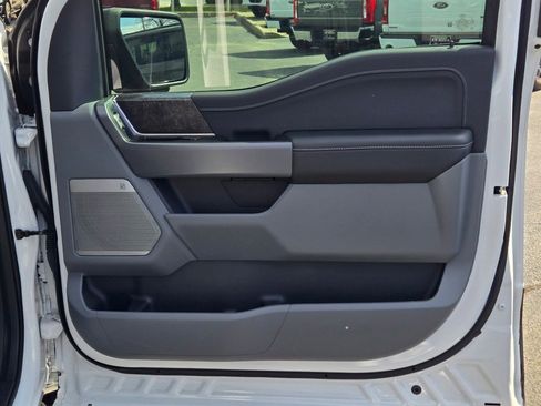 Used 2024 Ford F150 Lightning Flash image 4