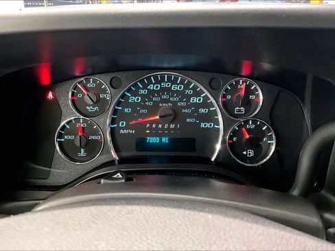 Used 2025 Chevrolet Express 2500 w/ Driver Convenience Package RWD image 19
