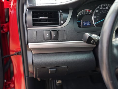Used 2014 Toyota Camry SE FWD image 17