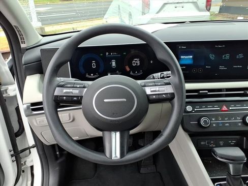 Used 2025 Hyundai Tucson SE image 21