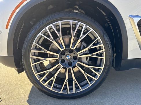 Certified 2024 BMW X5 xDrive40i w/ Premium Package image 26
